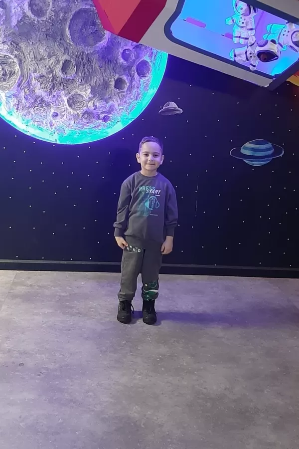 61580