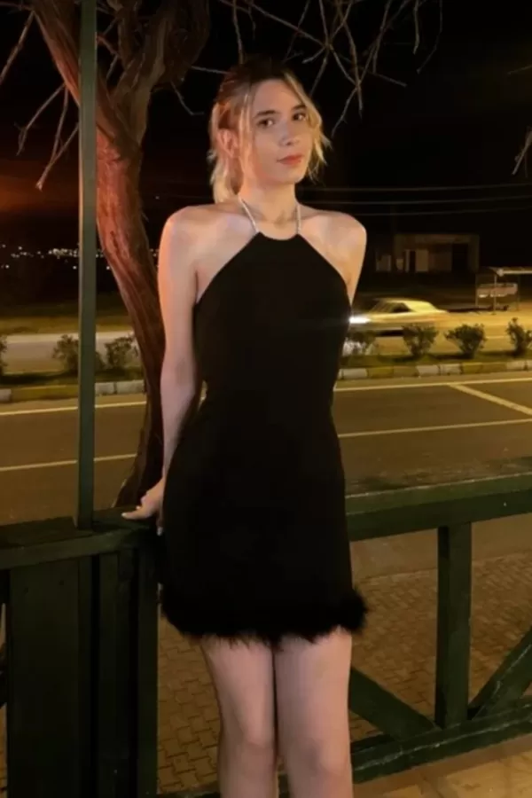 93832