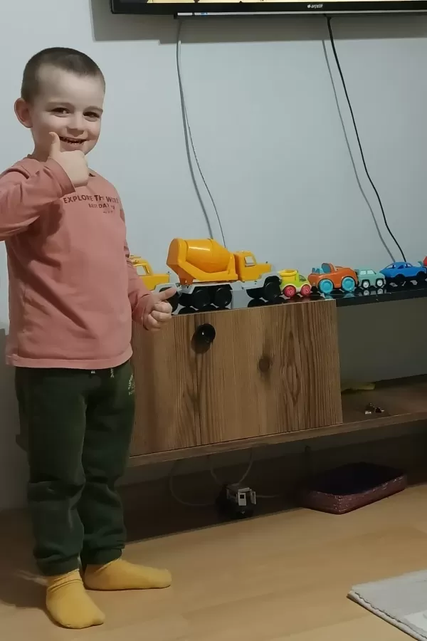 53562