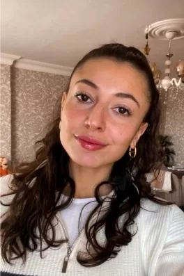 İrem S., 27 yaşında