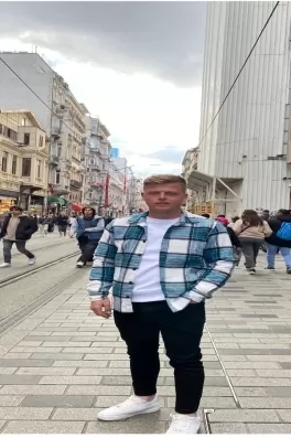 Hüseyin T., 25 yaşında