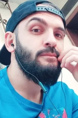 Emrah Y., 32 yaşında