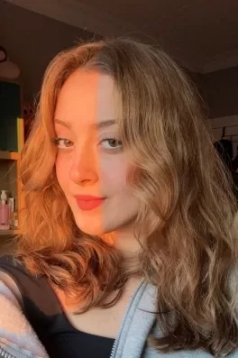 İrem D., 23 yaşında