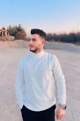 Deniz K., 23 yaşında