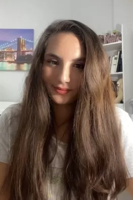 Ayça K., 23 yaşında