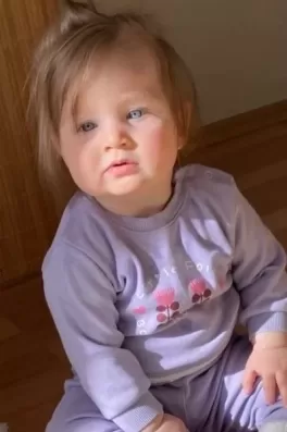 İpek Y., 1 yaşında
