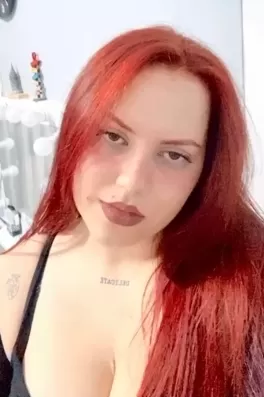 Azra A., 23 yaşında