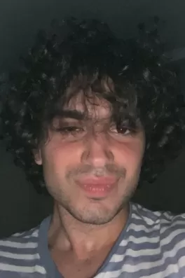 Demir Ö., 22 yaşında, İzmir