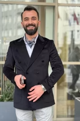 Mustafa 1, 36 yaşında