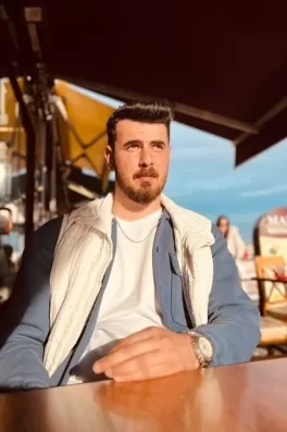 Emre Ö., 25 yaşında, İstanbul
