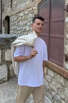 Alper A., 23 yaşında, İzmir