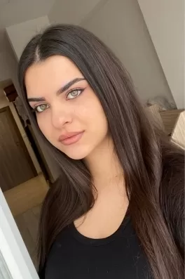 Duygu C., 22 yaşında