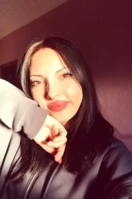 İlayda B., 19 yaşında, İstanbul