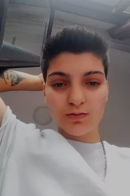 Ayşegül B., 19 yaşında