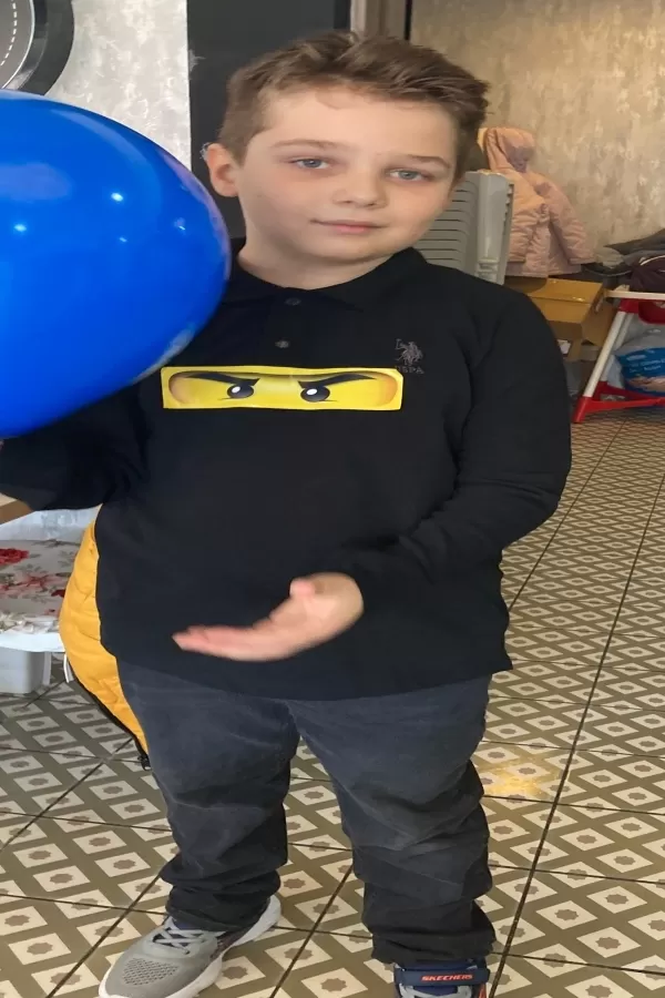 43811