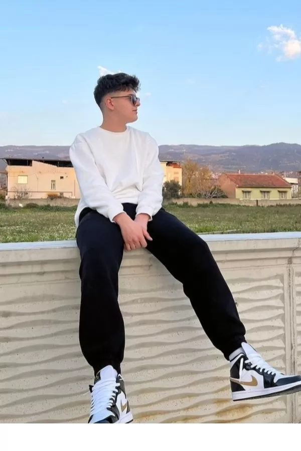 97290