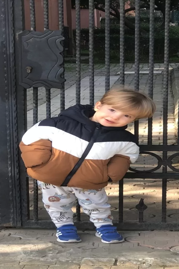 56909