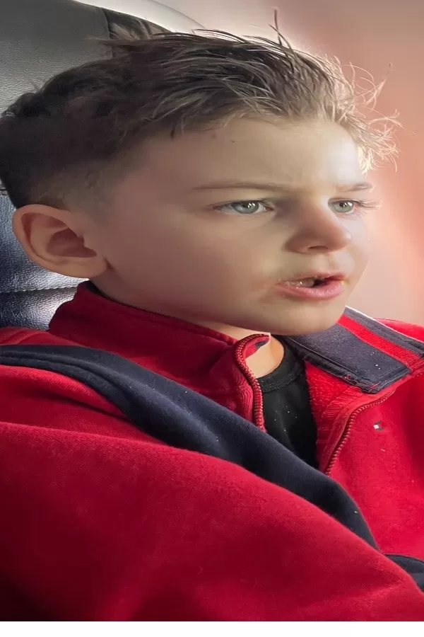 21569