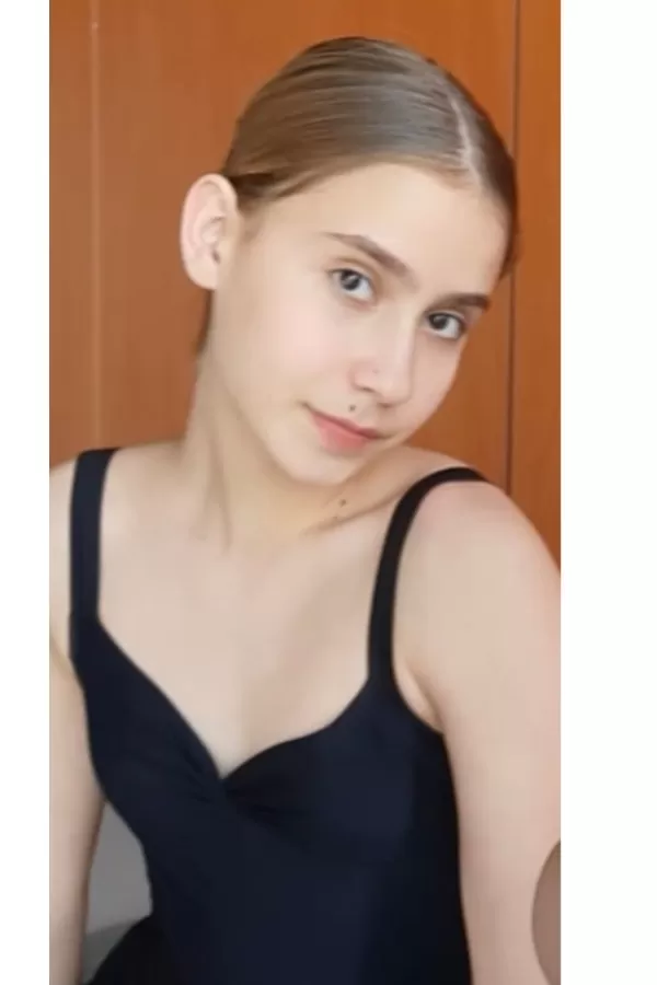 57868