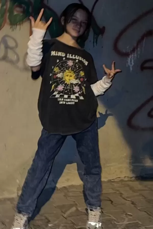 61811
