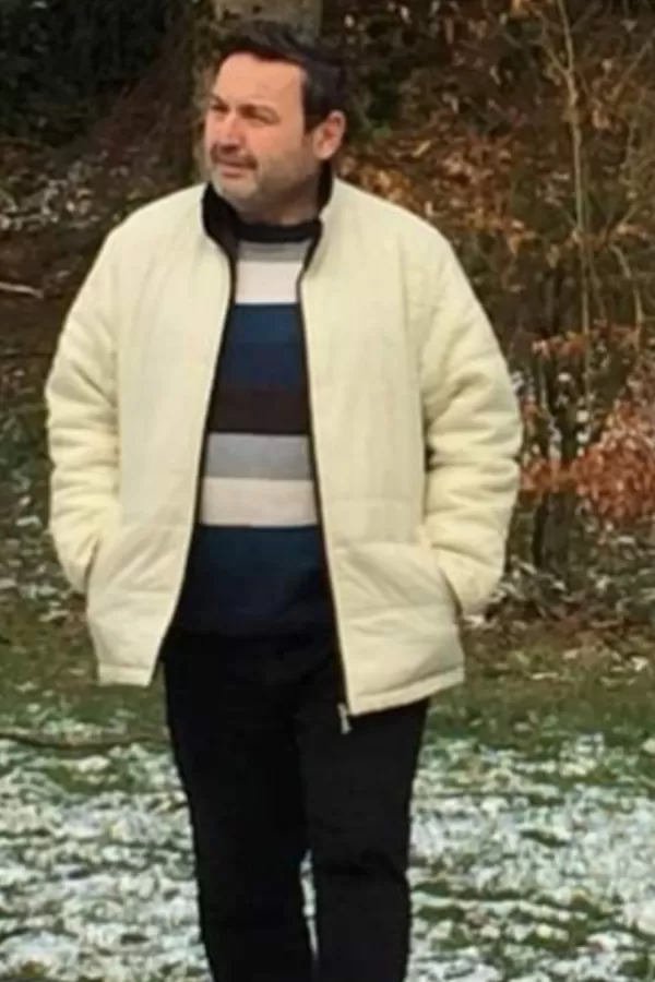 21033