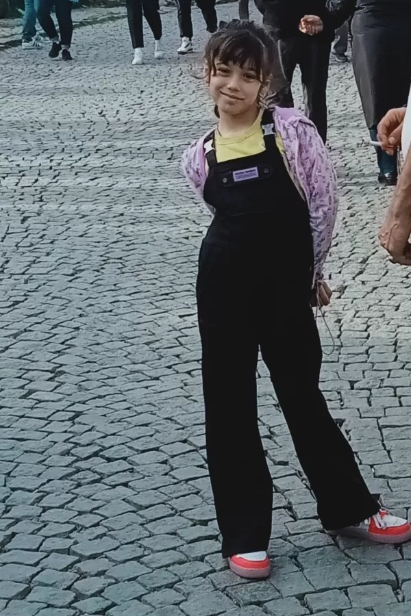 3702