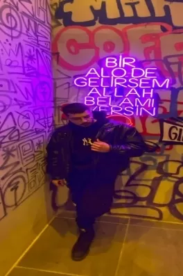 Emir P., 22 yaşında, İzmir
