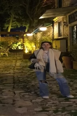 Kübra I., 25 yaşında, İzmir