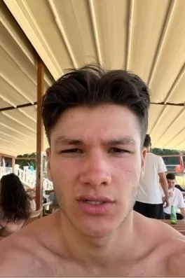 Mustafa Ö., 22 yaşında, İstanbul