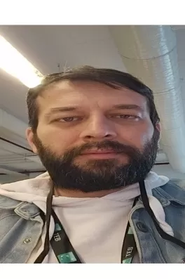 Oğuzhan T., 41 yaşında, İstanbul