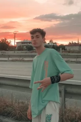 Enes B., 21 yaşında, Bursa