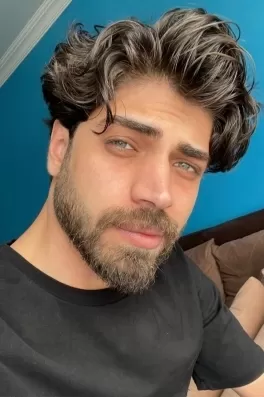 Emrullah, 28 yaşında, Batman