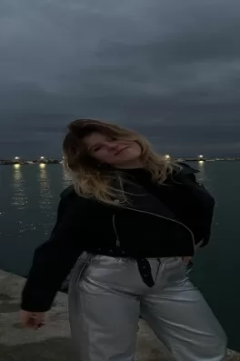 Zehra Ş., 22 yaşında, İstanbul