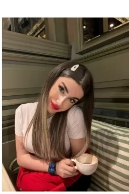 Irmak D., 19 yaşında, İstanbul