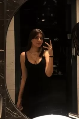 Esra A., 20 yaşında, İstanbul
