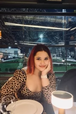 Ecem Ç., 27 yaşında, Balıkesir