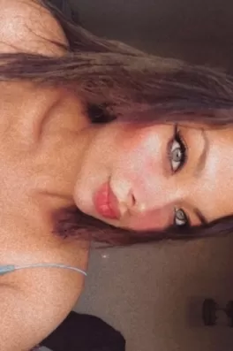 Özlem E., 23 yaşında, İzmir