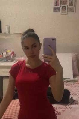 Nazlı K., 23 yaşında, İstanbul
