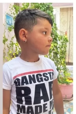 Demir A., 8 yaşında, İstanbul