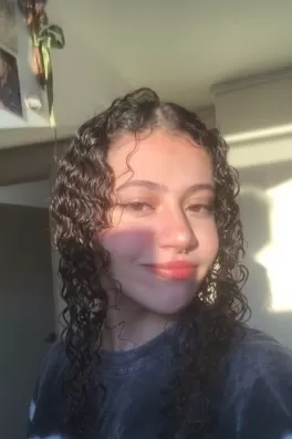 Esra T., 23 yaşında, İstanbul