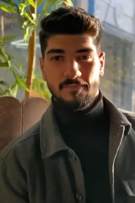 Aziz, 24 yaşında, Mersin