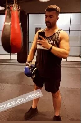 Emrah Ş., 31 yaşında, İstanbul