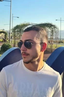 Emir T., 24 yaşında, İstanbul