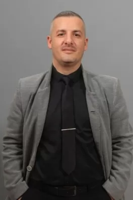 Tayfun B., 40 yaşında, İzmir