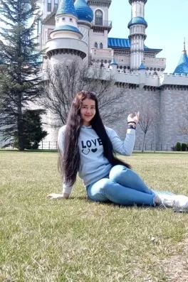 Aynazik B., 24 yaşında, Eskişehir
