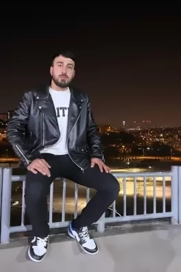 İbrahim, 24 yaşında, İstanbul