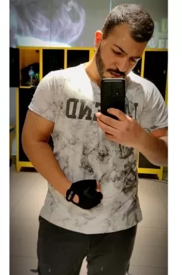 Kadir T., 24 yaşında, İzmir
