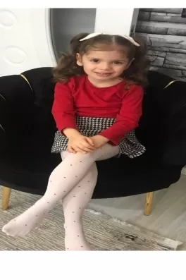 Hira K., 9 yaşında, İstanbul