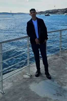 Jasarat A., 20 yaşında, İstanbul
