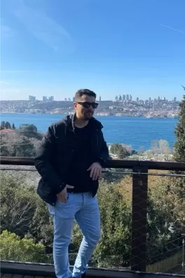 Ozan G., 33 yaşında, İstanbul